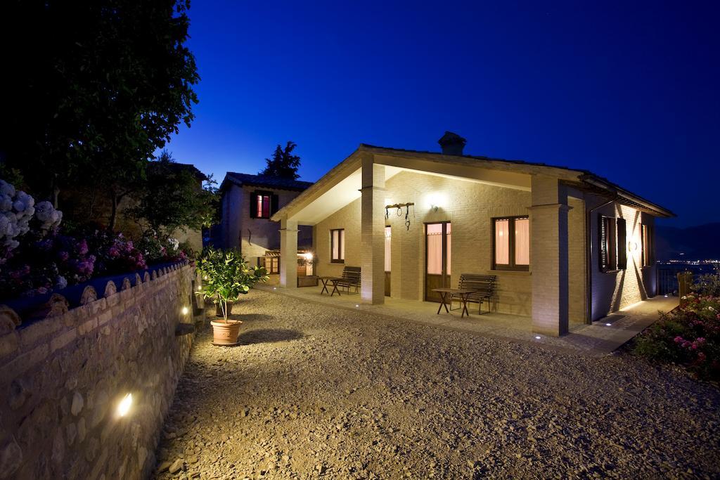 Agriturismo Il Girasole Montefalco Eksteriør billede